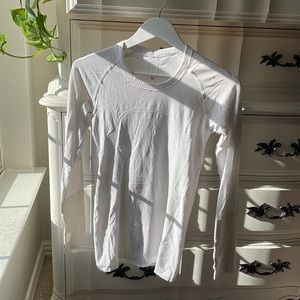 Lulu lemon long sleeve workout shirt